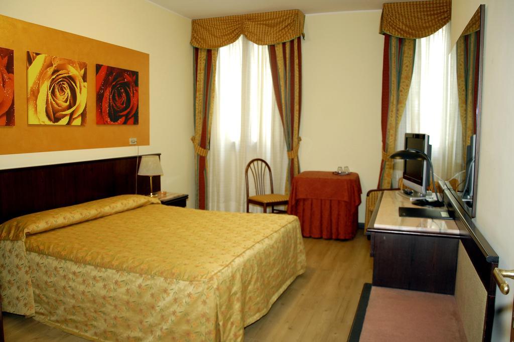 Hotel Donatello Padova Esterno foto