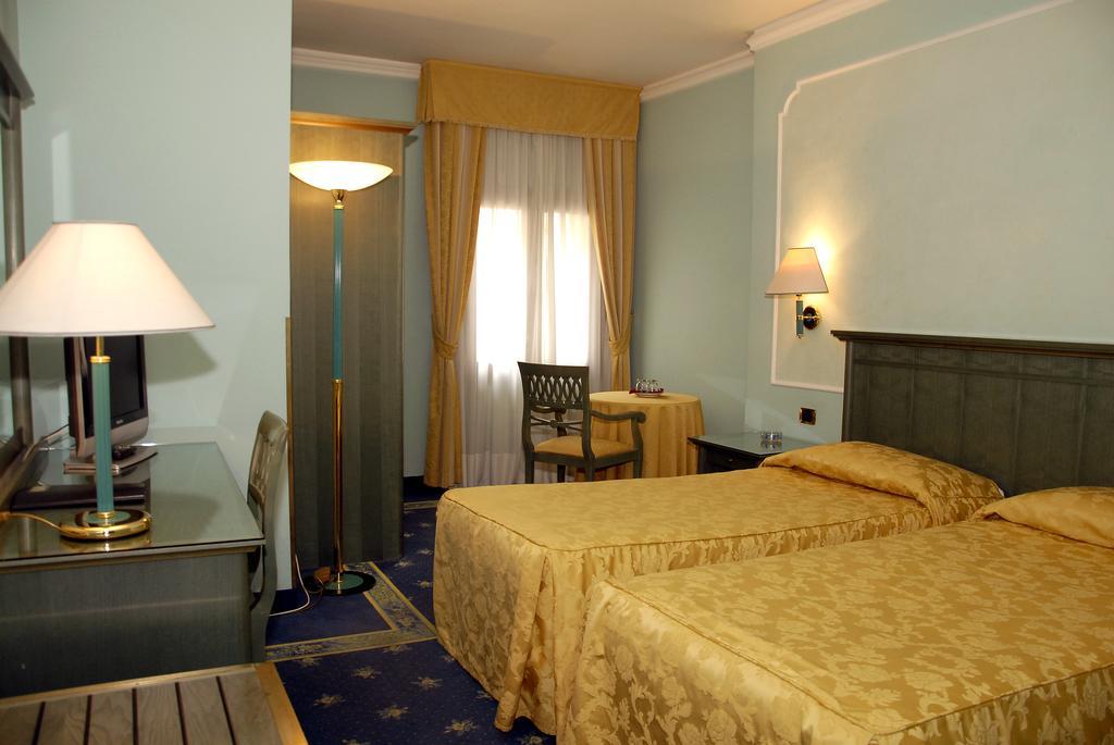 Hotel Donatello Padova Esterno foto