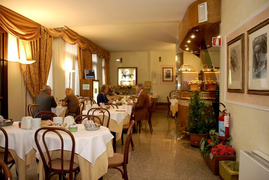 Hotel Donatello Padova Esterno foto