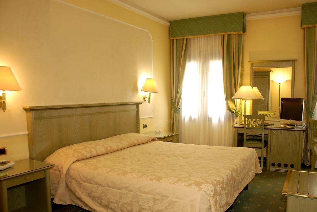 Hotel Donatello Padova Esterno foto