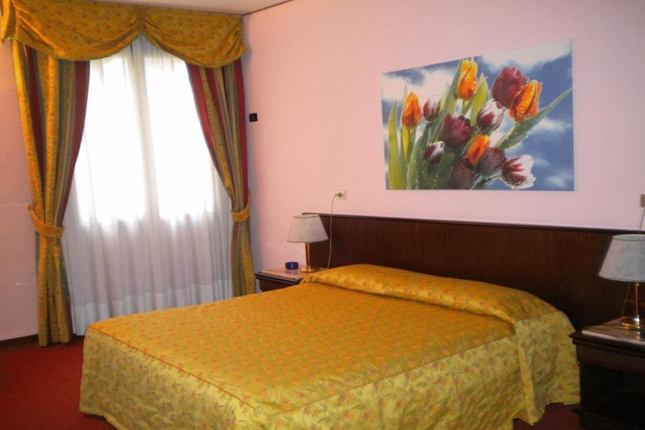 Hotel Donatello Padova Esterno foto