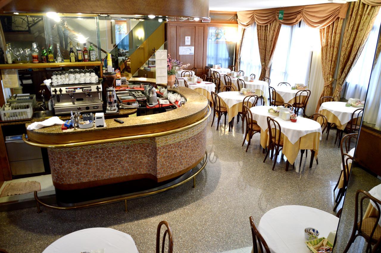 Hotel Donatello Padova Esterno foto
